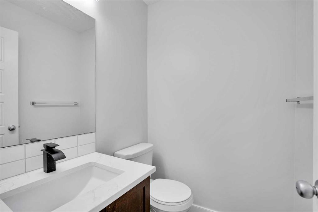 Additional image 3 of 137 Pantego Lane NW, Calgary, AB, T3K 0T1