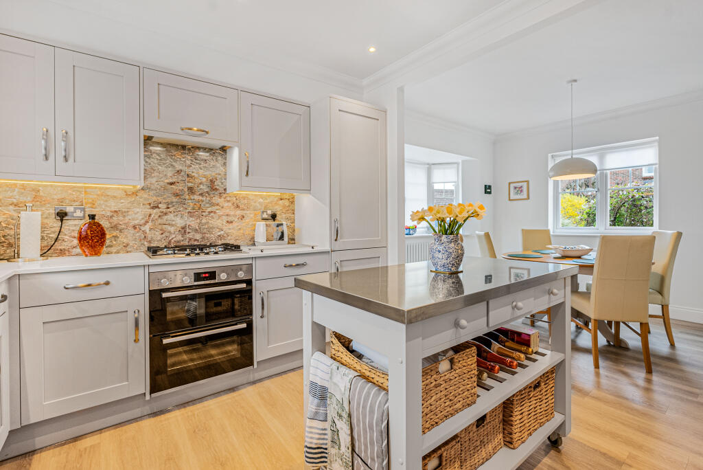 Coopers Gate, Colney Heath, St. Albans, AL4 photo 2