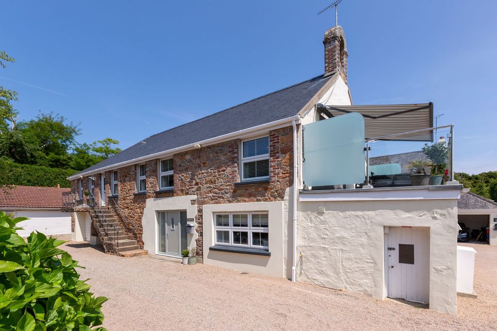 2 bed flat for saleThe Old Belfry, Les Ruisseaux, St Brelade JE3