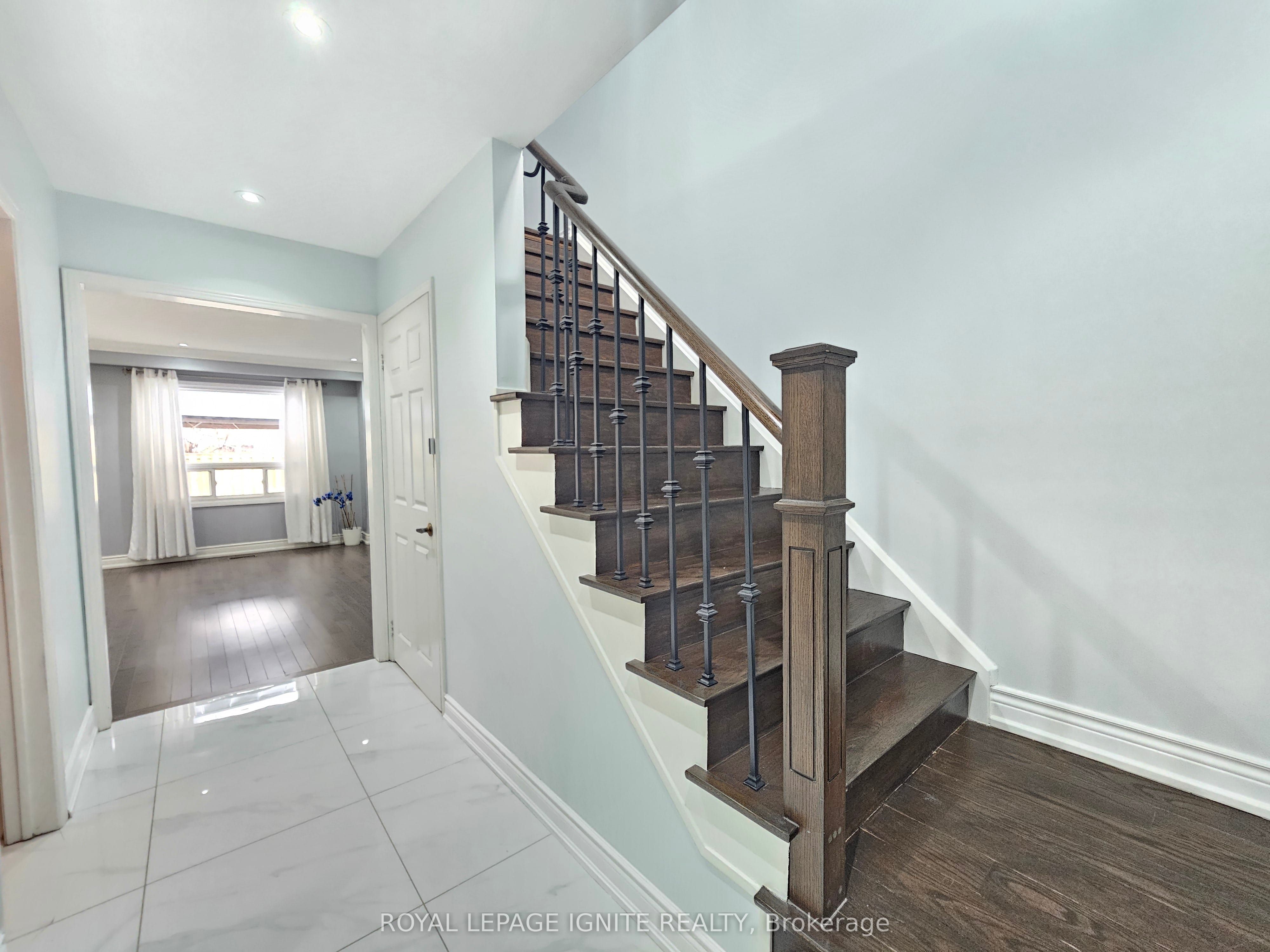17 St Emilion Way, Toronto, ON, M9V 5A5 photo 3