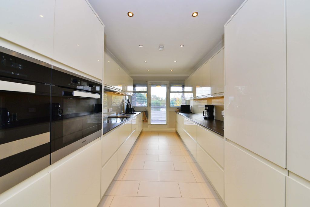 Additional image 9 of 3 bed flat for salePetersham Place, Edgbaston B15