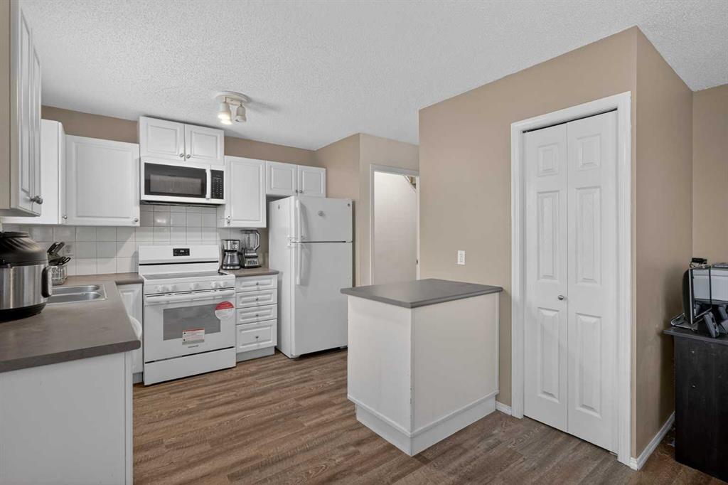 Additional image 5 of 260 Stonemere Place , Chestermere, AB, T1Z 1N2