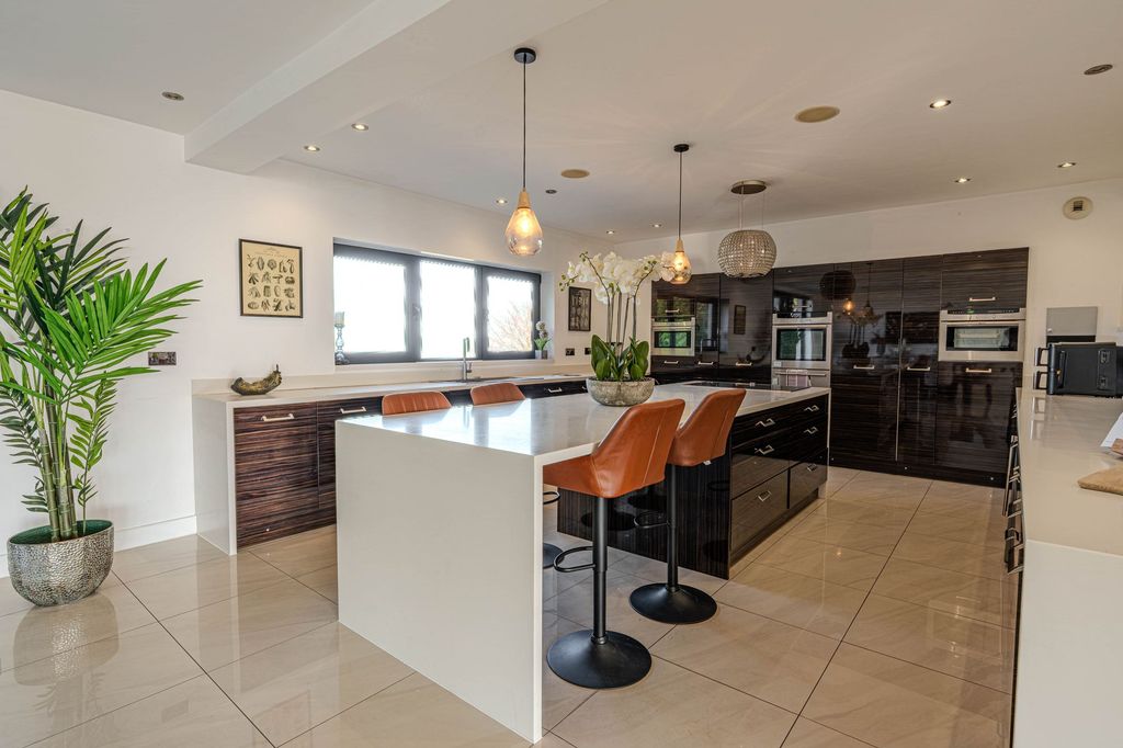 Additional image 9 of 6 bed detached house for saleKemeys Inferior, Newport NP18