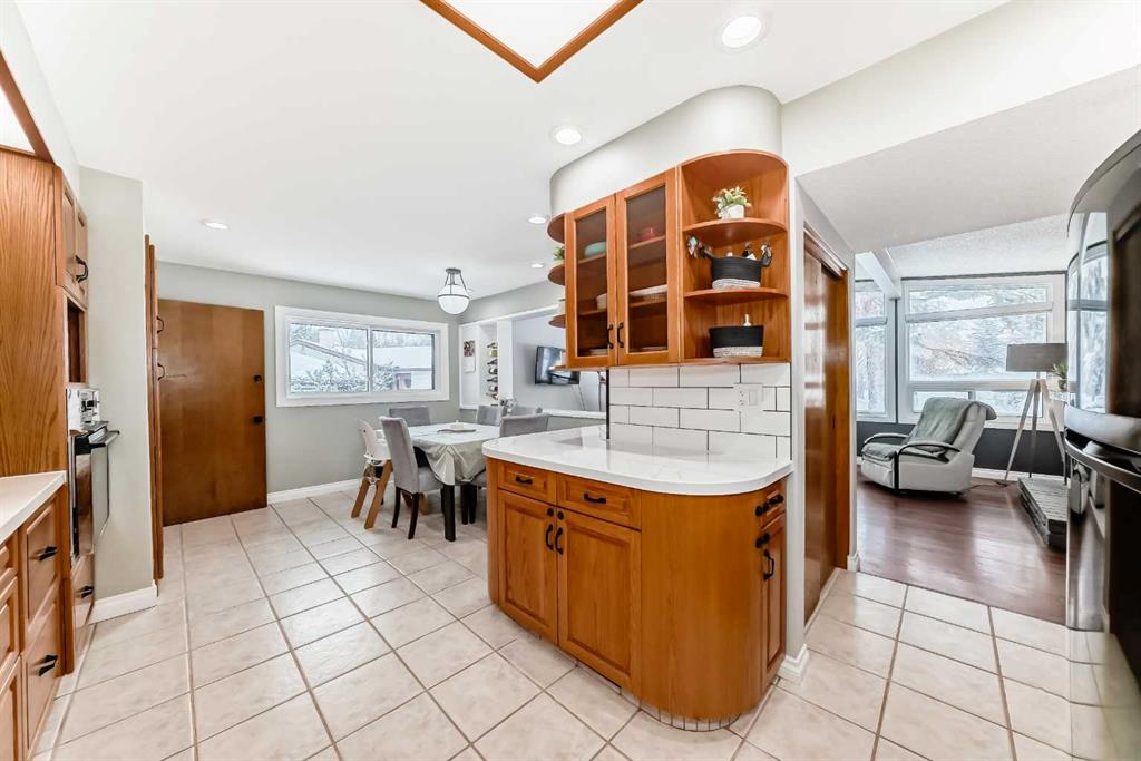 Additional image 5 of 8043 Elbow Drive SW, Calgary, AB, T2V 1K5
