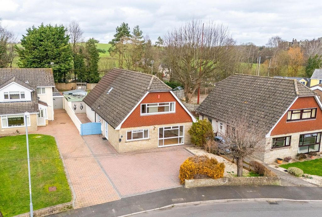 5 bed detached house for saleSomerset Drive, Raglan, Usk NP15