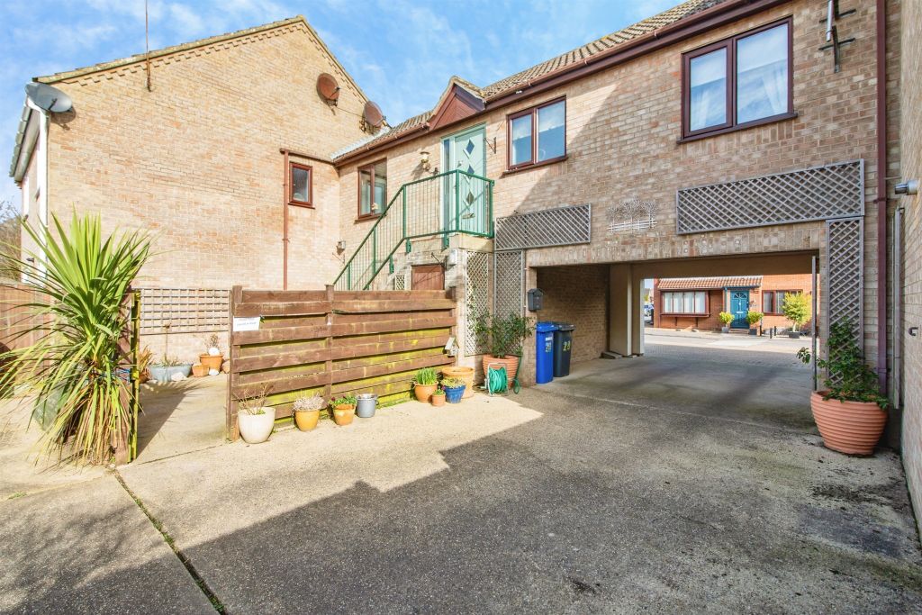 1 bed maisonette for saleStaplehurst Close, Carlton Colville, Lowestoft NR33