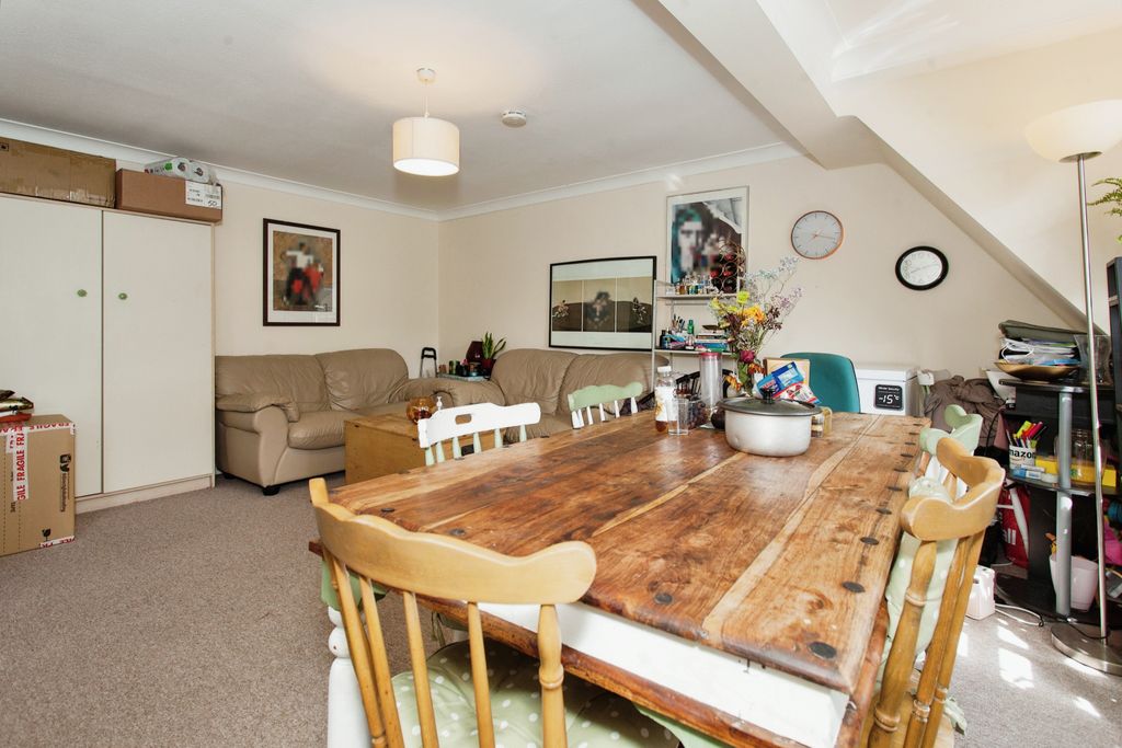 Additional image 2 of 2 bed flat for saleHigh Street, Chesterton, Cambridge, Cambridgeshire CB4