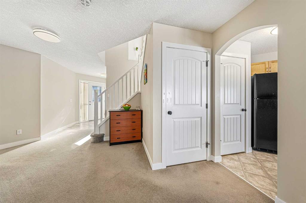 Additional image 4 of 91 Bridlecrest Street SW, Calgary, AB, T2Y 4Y8