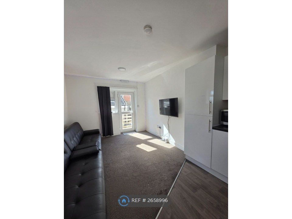 8 bed detached house to rentPen-Y-Wain Road, Cardiff CF24