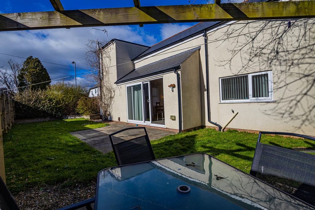 2 bed detached house for saleLlantrisant Road, Llandaff, Cardiff CF5