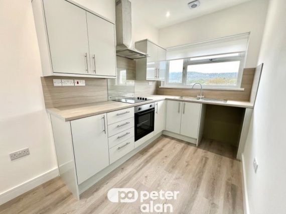 2 bed flat to rentGlebeland Street, Merthyr Tydfil CF47