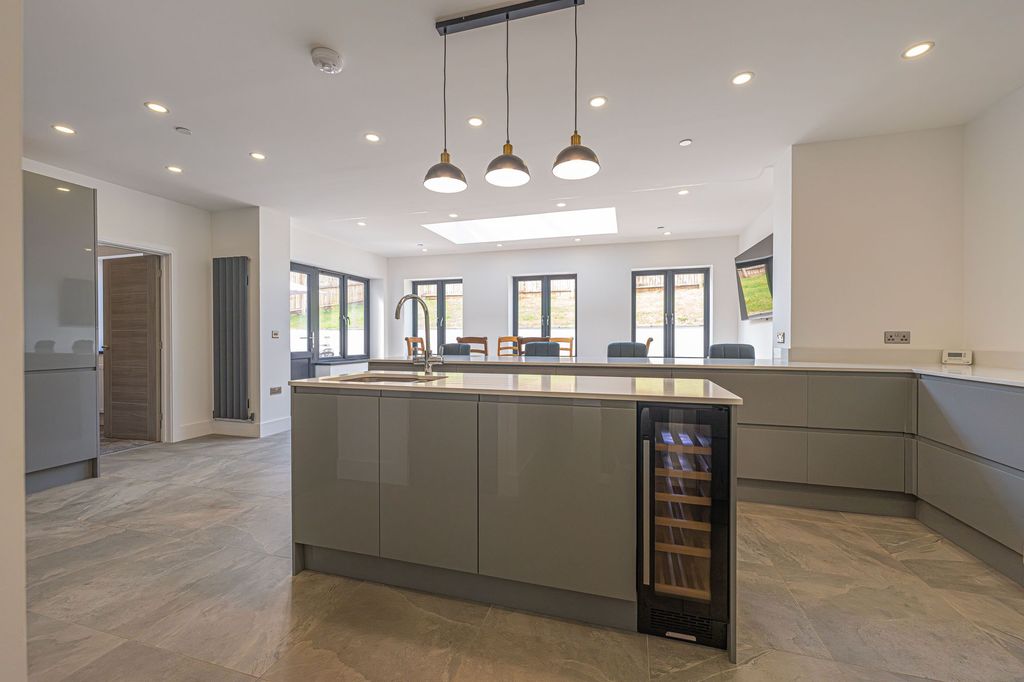 Additional image 2 of 4 bed detached house for saleRoyal Oak Hill, Christchurch NP18