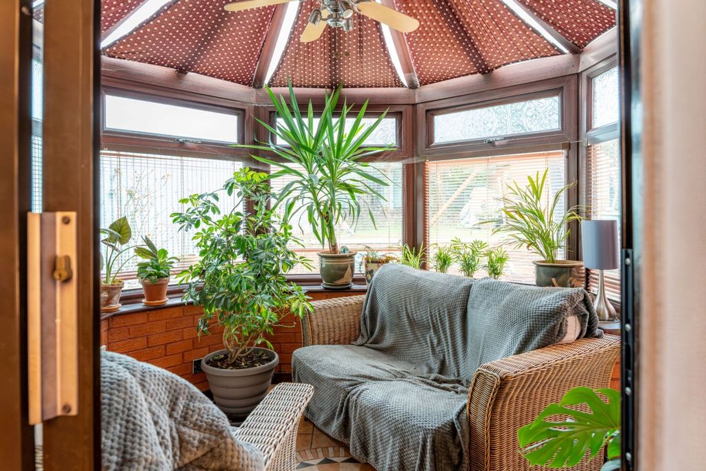 Additional image 3 of 4 bed detached house for salePennyfarthing Lane, Undy NP26