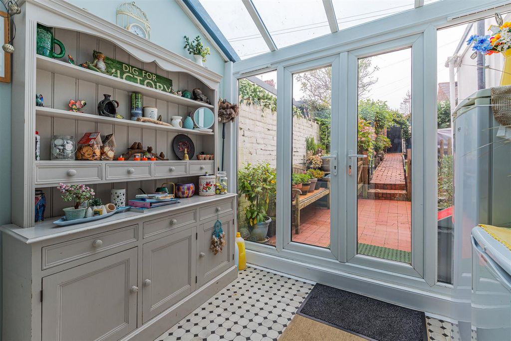 Additional image 8 of 4 bed property for saleLlwyn -Y- Grant Road, Penylan, Cardiff CF23