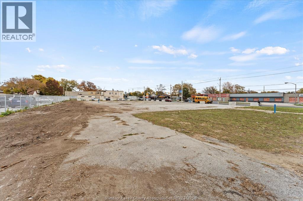 Additional image 3 of 2410-12-16 Tecumseh Road West, Windsor, ON, N9B1W3