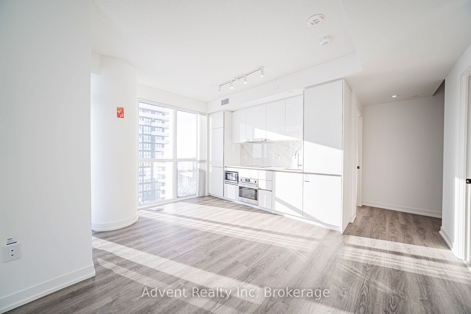 5512-8 Interchange Way, Vaughan, ON, L4K 0R2 photo 4