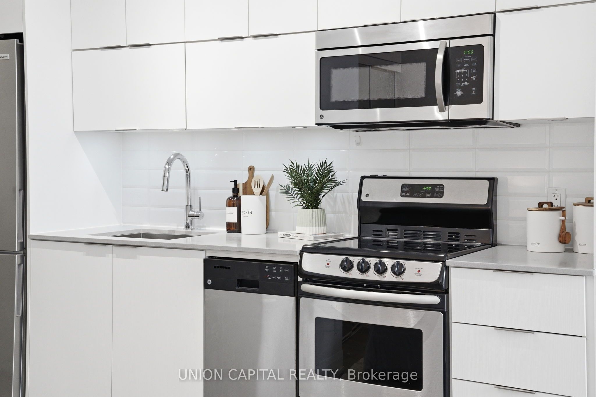 Additional image 3 of 305-56 Annie Craig Drive, Toronto, ON, M8V 0C8