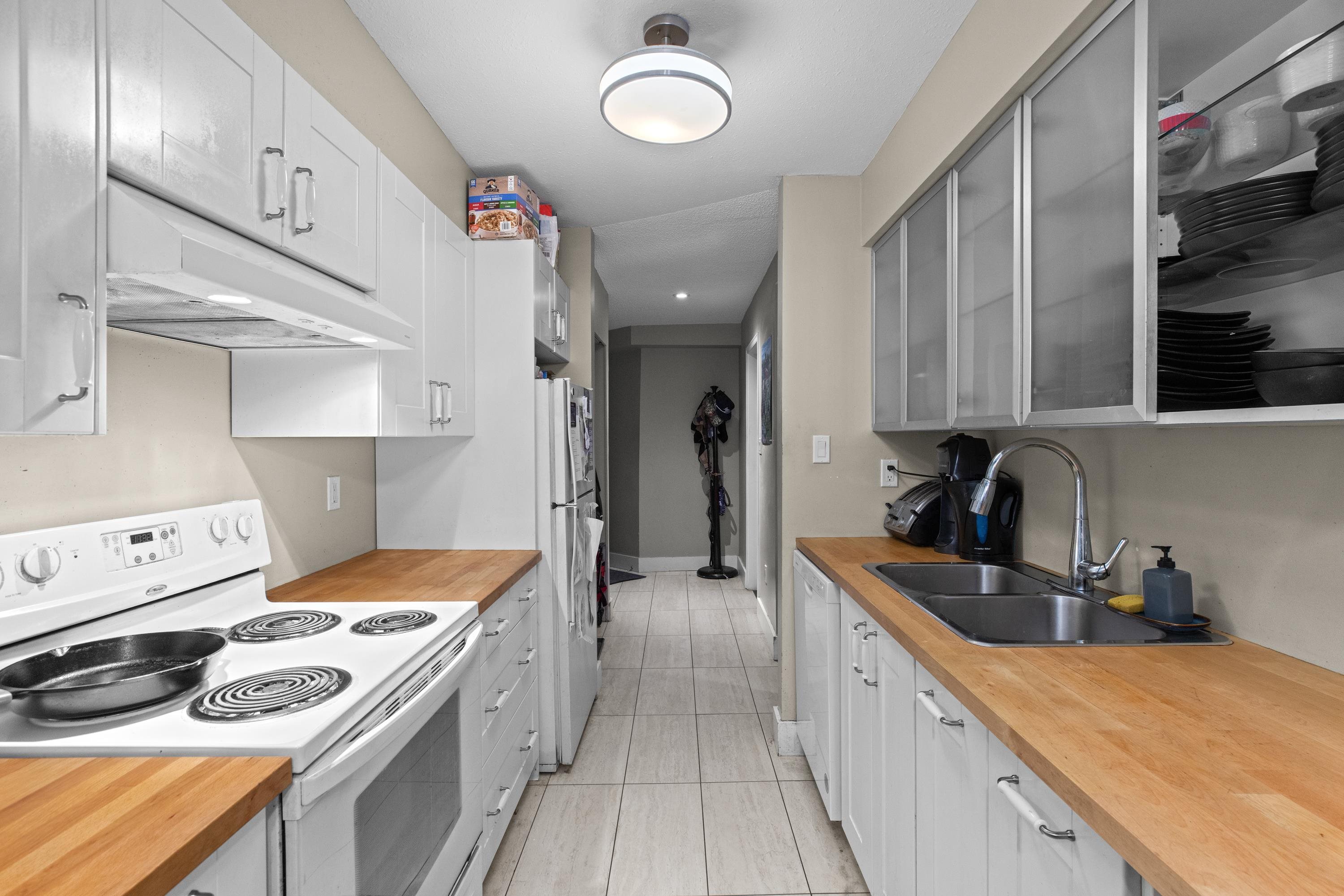 Additional image 5 of 112-9847 Manchester Drive, Burnaby, BC, V3N 4P4