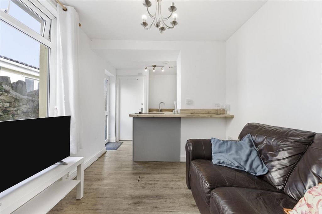 Additional image 2 of 4 bed terraced house for saleWoodville Road, Cardiff CF24