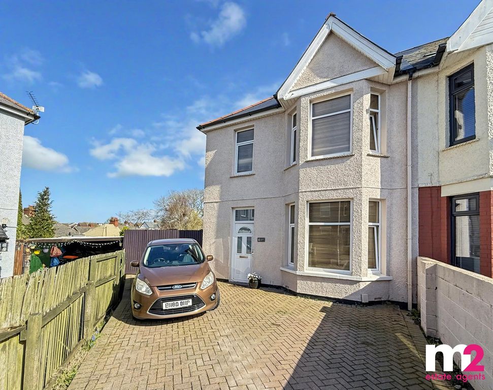 3 bed semi-detached house for saleBuckingham Place, Newport NP19