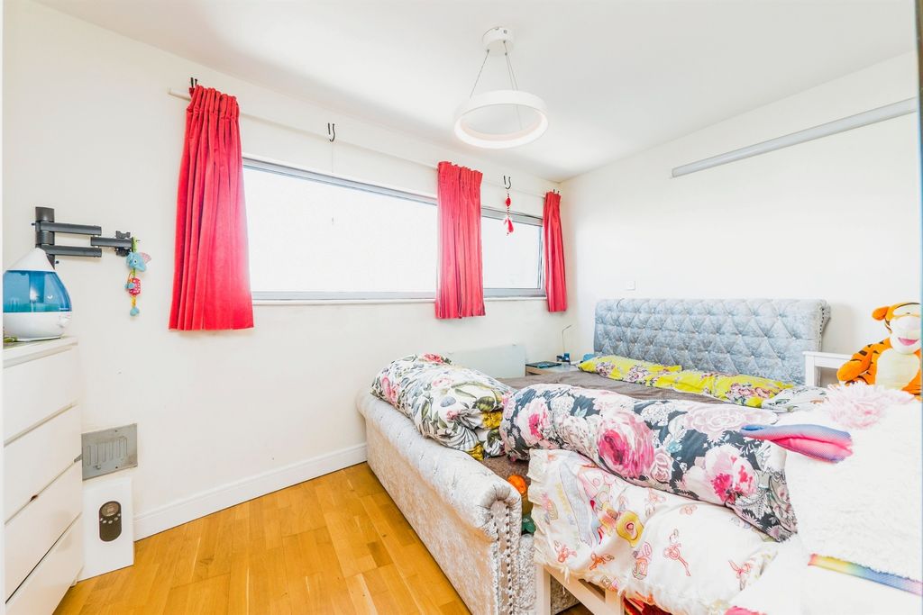 Additional image 9 of 3 bed flat for saleBute Terrace, Cardiff CF10