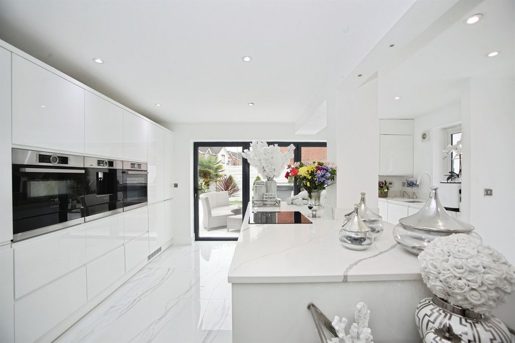 Additional image 8 of 4 bed detached house for saleSword Hill, Caerphilly CF83