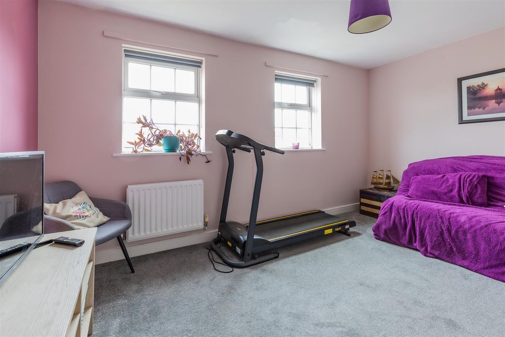 4 bed town house for saleHeol Terrell, Cardiff CF11