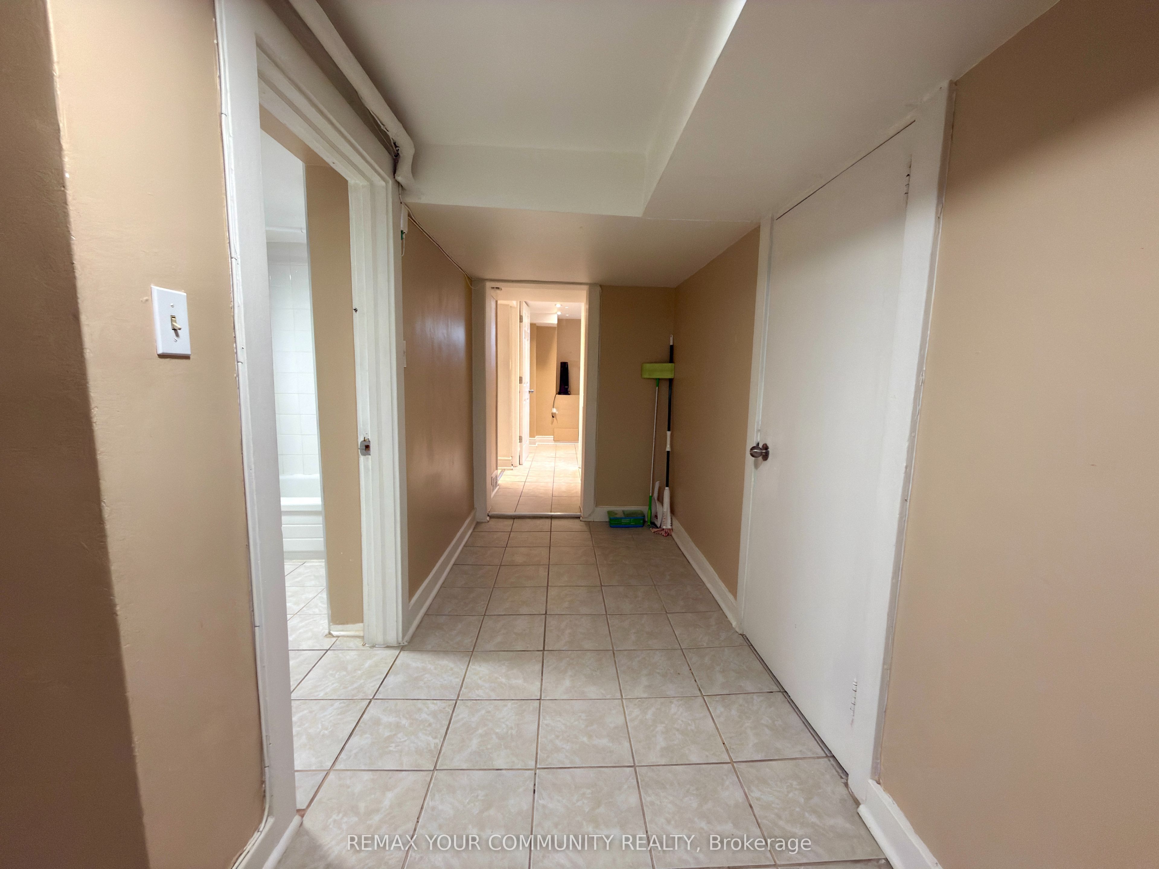 Additional image 5 of Lower-86 Lesmount Avenue, Toronto, ON, M4J 3V9