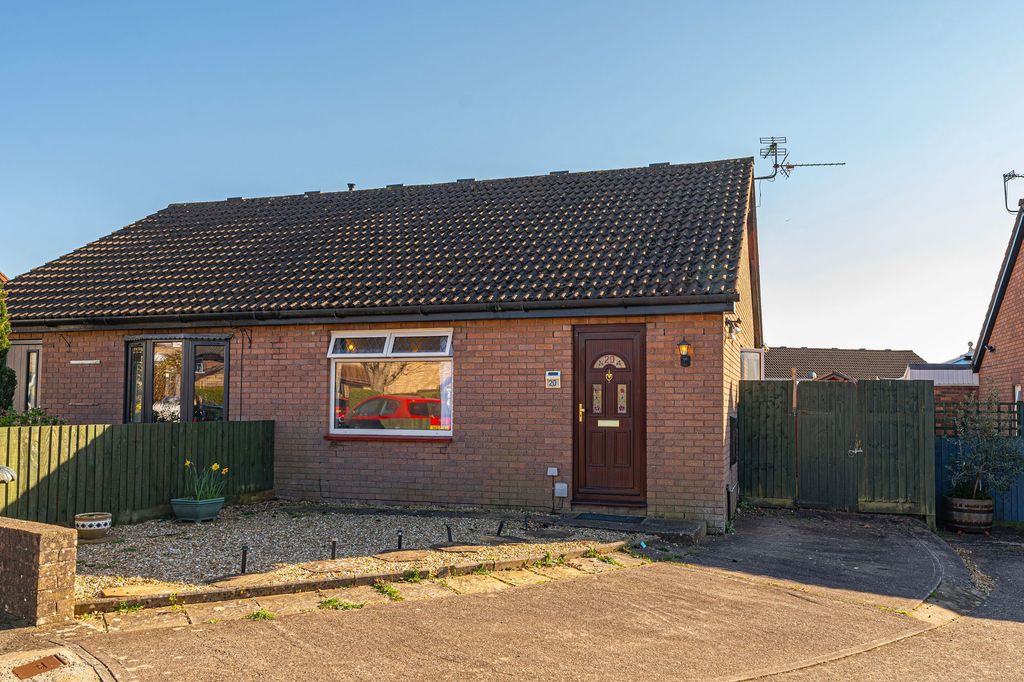 2 bed semi-detached house for saleBriar Close, Undy NP26