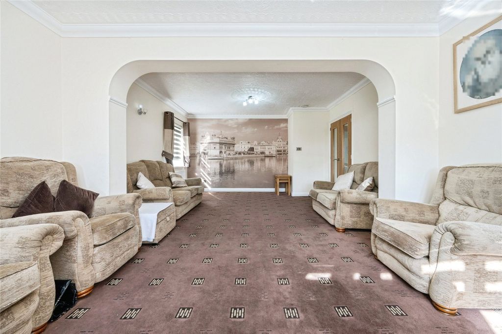 Additional image 16 of 8 bed detached house for saleGreen End Road, Bedford, Bedfordshire MK43