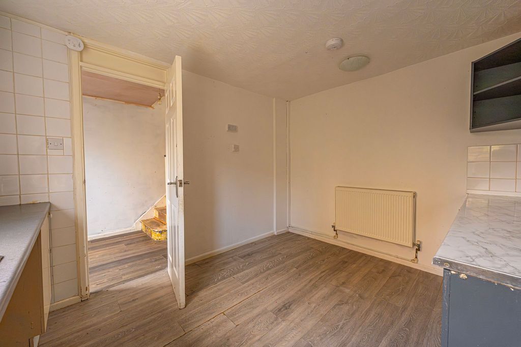 3 bed terraced house for salePrice Close, Trevethin NP4 photo 4