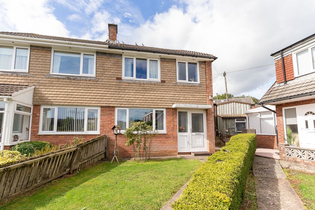3 bed semi-detached house for saleClaremont, Newport NP20
