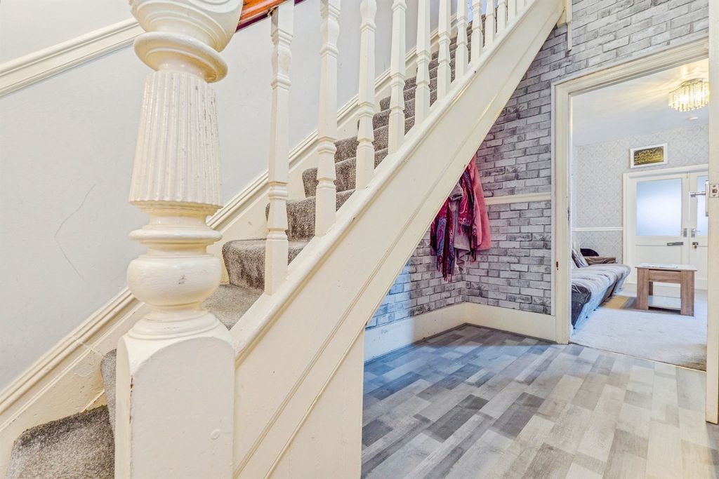 Additional image 11 of 4 bed end terrace house for saleMackintosh Place, Roath, Cardiff CF24