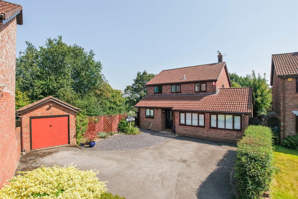 4 bed detached house for saleCheriton Drive, Thornhill, Cardiff CF14