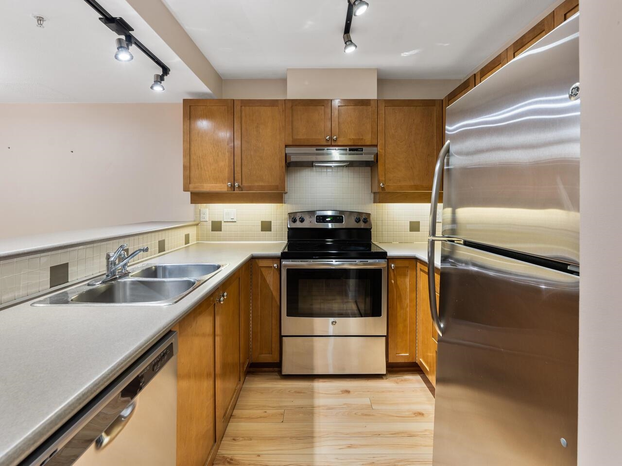 Additional image 5 of 8-2375 Broadway Street W, Vancouver, BC, V6K 2E6