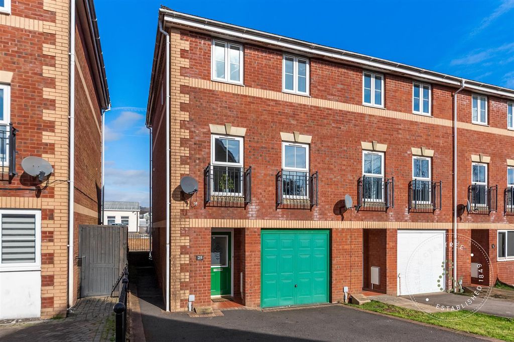 3 bed town house for saleHeol Dewi Sant, Cardiff CF14