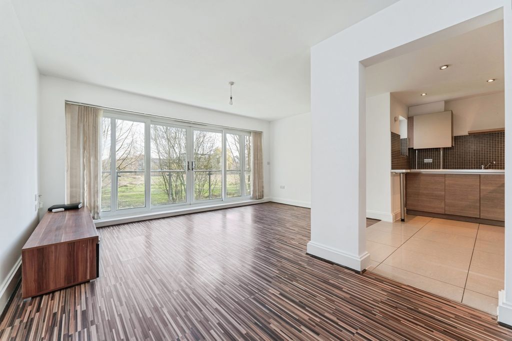 Additional image 10 of 2 bed flat for salePepys Court, Cambridge, Cambridgeshire CB4