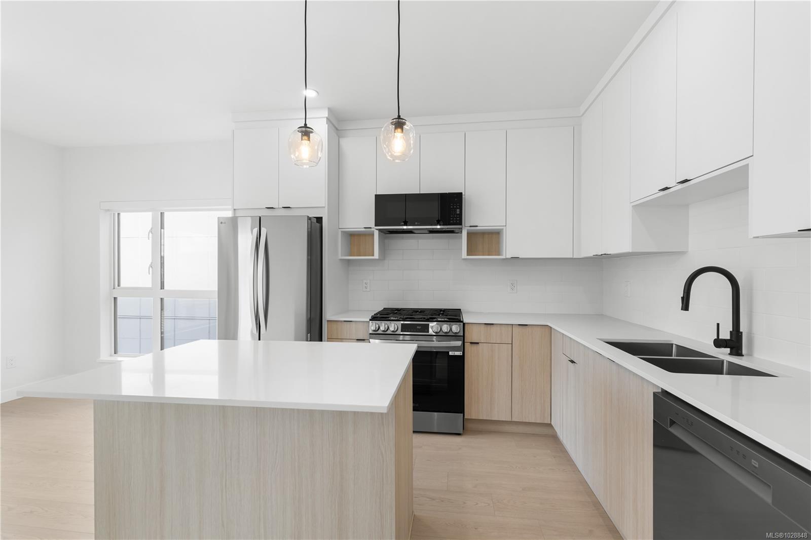 Additional image 2 of 317-2629 Millstream Road, Langford, BC, V9B 3R8