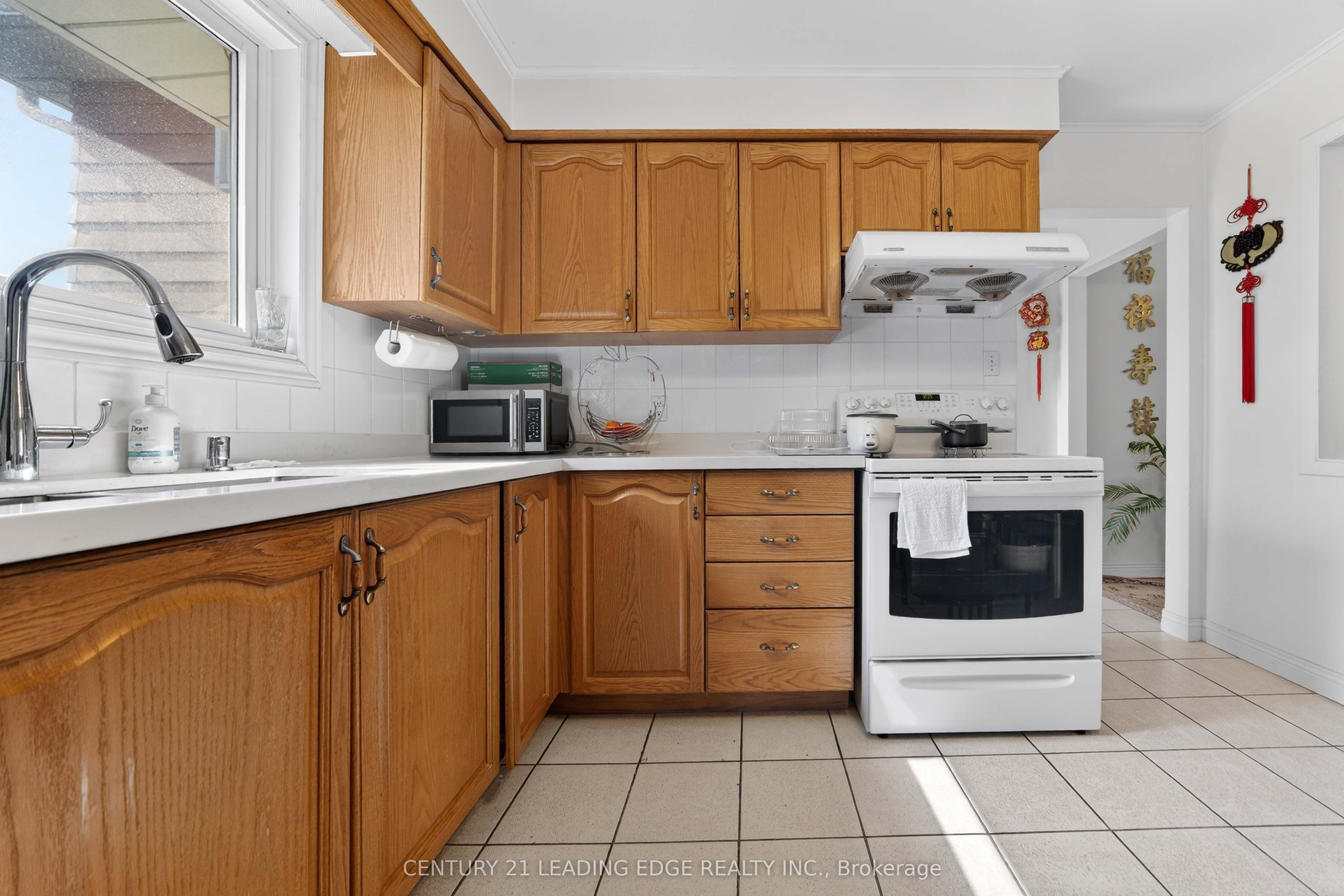 36 Lawnmere Crescent, Toronto, ON, M1S 2T3 photo 4