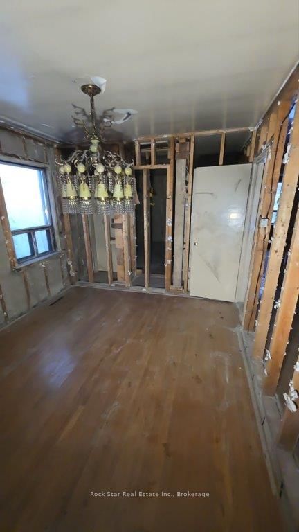 Additional image 4 of 12 Holmesdale Road, Toronto, ON, M6E 1Y1