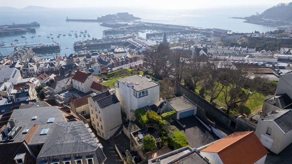 Additional image 2 of 4 bed detached house for saleClifton, St. Peter Port, Guernsey GY1