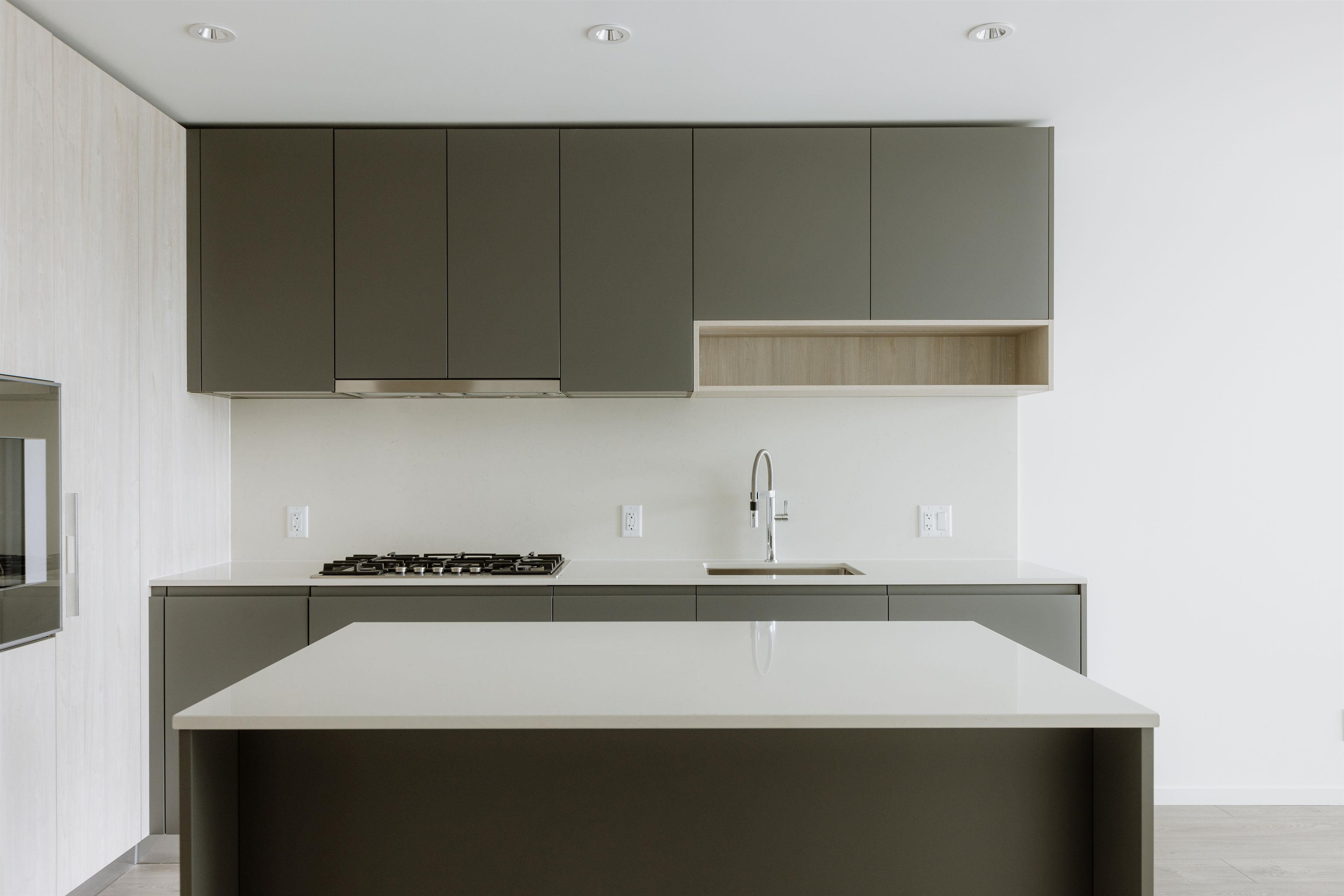 833-6300 Minoru Boulevard, Richmond, BC, V6Y 0N1