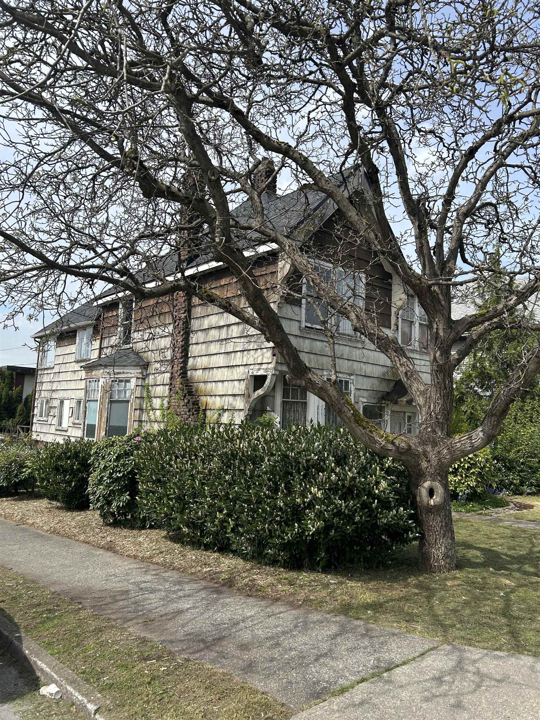 422 Eighth Street, New Westminster, BC, V3M 3R7