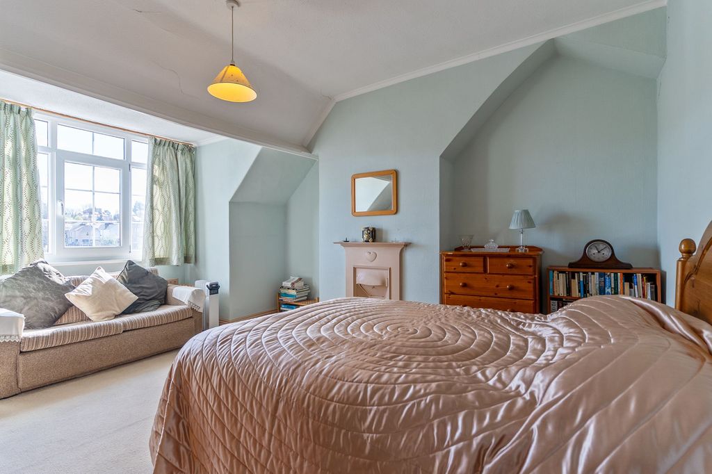 Additional image 28 of 6 bed semi-detached house for saleOakfield Road, Newport NP20