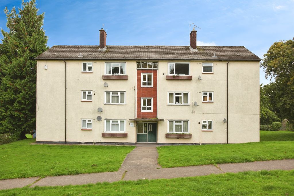 2 bed flat for saleWye Crescent, Bettws, Newport NP20
