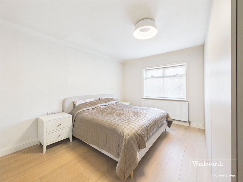 Additional image 12 of 4 bed semi-detached house for saleColin Park Road, Colindale NW9