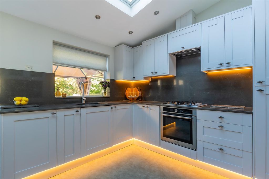 Additional image 7 of 3 bed semi-detached house for saleGrafton Close, Penylan, Cardiff CF23