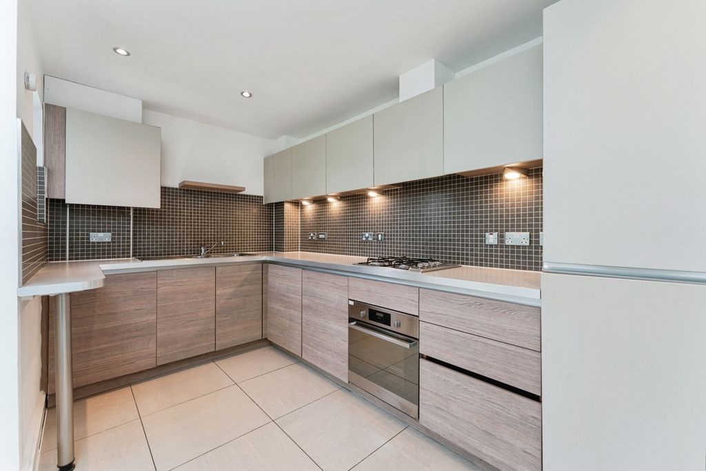 Additional image 5 of 2 bed flat for salePepys Court, Cambridge, Cambridgeshire CB4