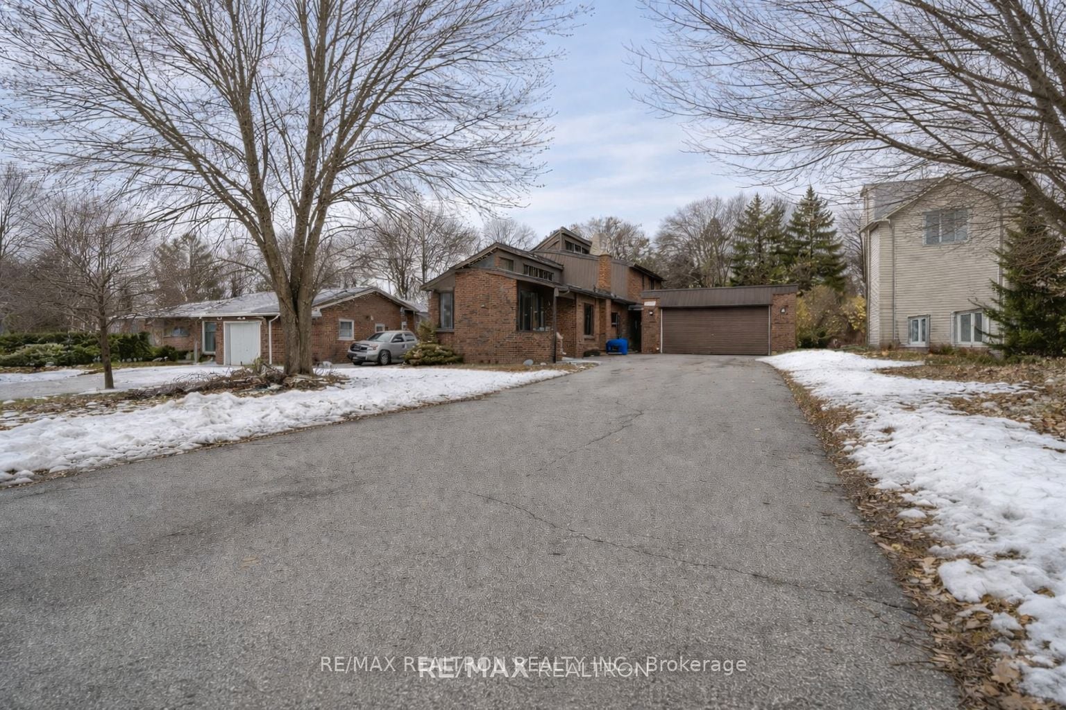1015,1025,1029 Davis Dr Drive, Newmarket, ON, L3Y 2R8