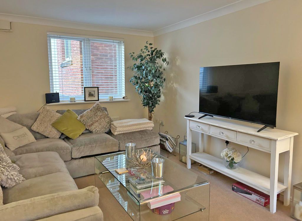 Additional image 5 of 2 bed flat for saleRefurbished Flat, Golden Mile View, Newport NP20